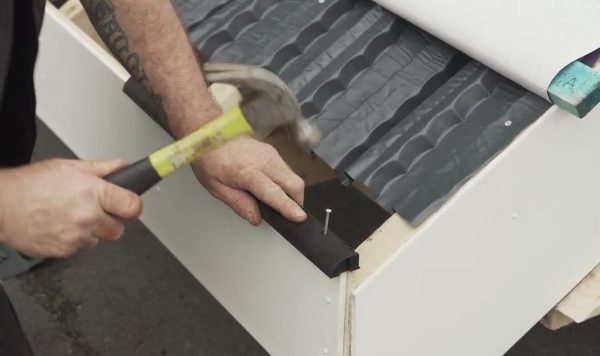 Over Fascia Vent 1mtr Black - Image 2